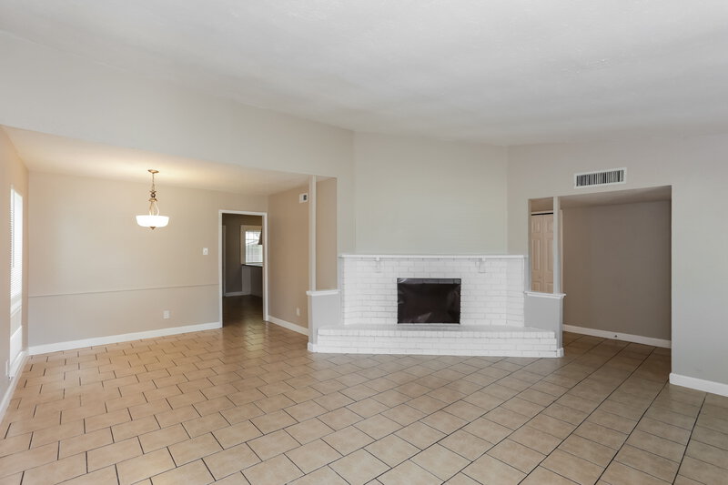 2,170/Mo, 7330 Cloverglen Dr Dallas, TX 75249 Living Room View