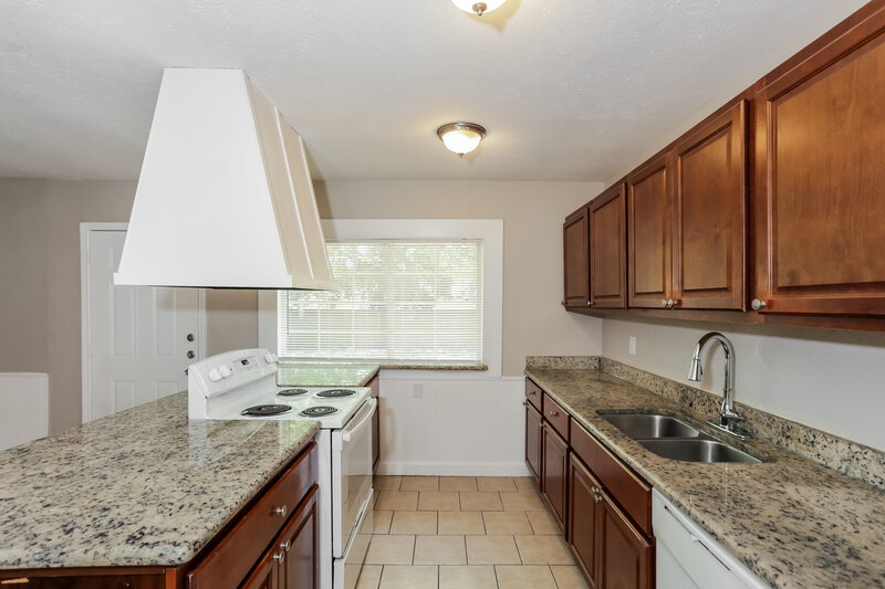 2,170/Mo, 7330 Cloverglen Dr Dallas, TX 75249 Kitchen View 2