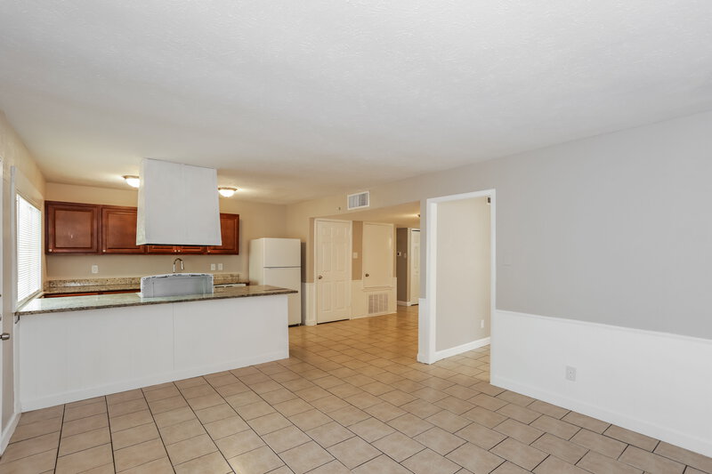 2,170/Mo, 7330 Cloverglen Dr Dallas, TX 75249 Family Room View