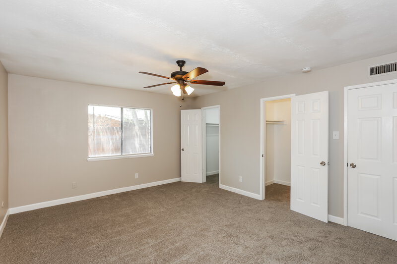 2,170/Mo, 7330 Cloverglen Dr Dallas, TX 75249 Main Bedroom View