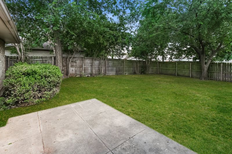 2,170/Mo, 7330 Cloverglen Dr Dallas, TX 75249 Rear View 4