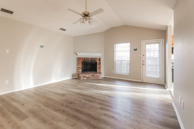 1,875/Mo, 12239 Ortega St Dallas, TX 75253 Living Room View