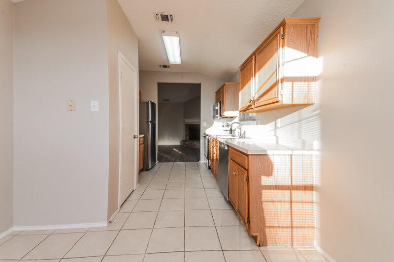 1,875/Mo, 12239 Ortega St Dallas, TX 75253 Kitchen View 3