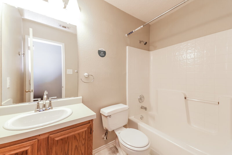 1,875/Mo, 12239 Ortega St Dallas, TX 75253 Bathroom View