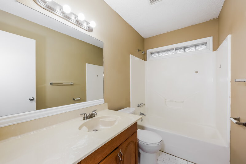 1,970/Mo, 321 Peachtree Lane Princeton, TX 75407 Bathroom View
