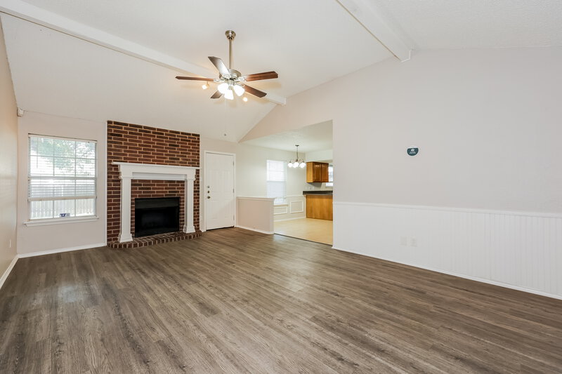 2,160/Mo, 1104 Havenbrook Dr Arlington, TX 76001 Living Room View