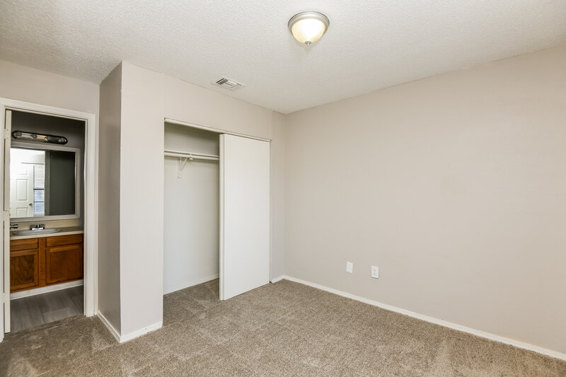2,035/Mo, 910 Galaxy Dr Arlington, TX 76001 Bedroom View 2