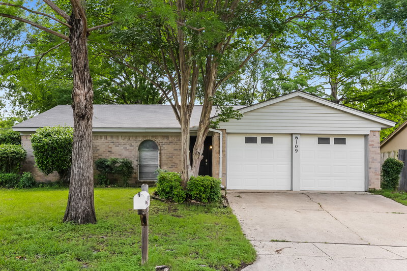 1,965/Mo, 6109 Springwood Dr Arlington, TX 76001 External View