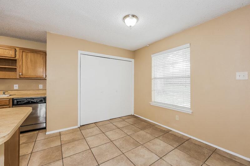 1,965/Mo, 6109 Springwood Dr Arlington, TX 76001 Dining Room View