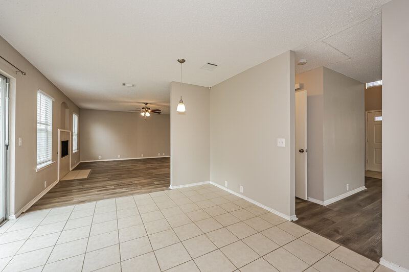 2,325/Mo, 6736 Meadowcrest Dr Arlington, TX 76002 Dining Room View