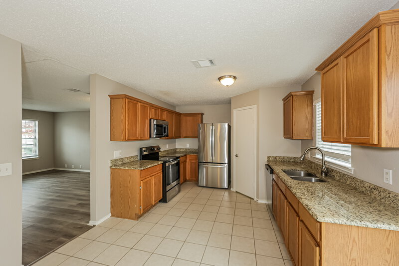 2,325/Mo, 6736 Meadowcrest Dr Arlington, TX 76002 Kitchen View