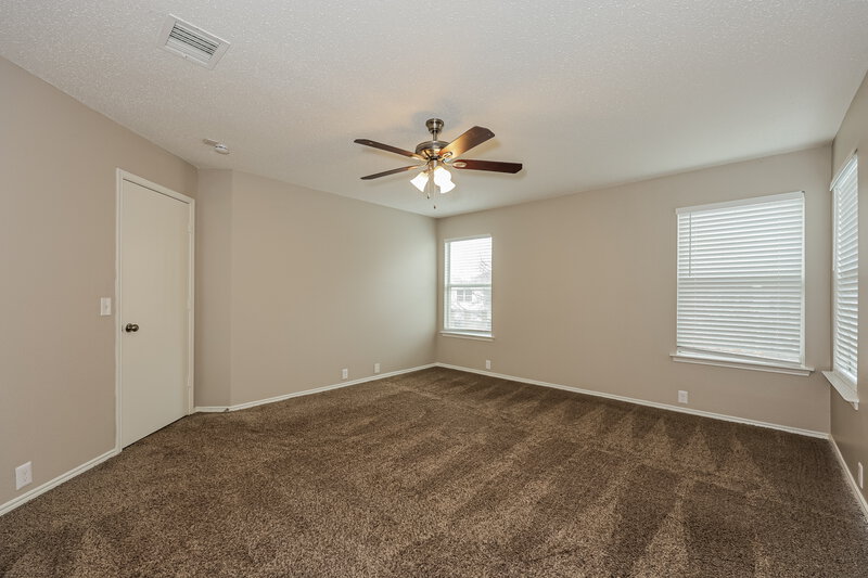 2,325/Mo, 6736 Meadowcrest Dr Arlington, TX 76002 Main Bedroom View