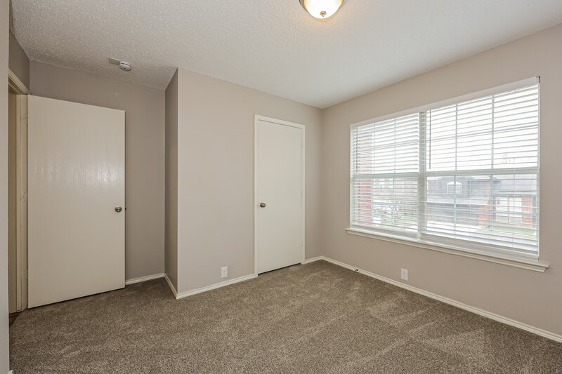 2,325/Mo, 6736 Meadowcrest Dr Arlington, TX 76002 Bedroom View