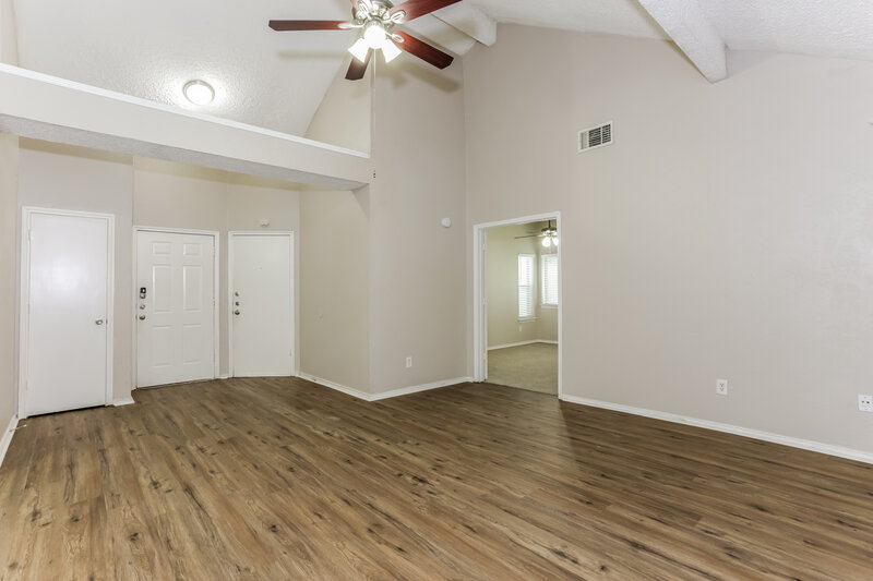 1,885/Mo, 6306 Pilgrim Ln Arlington, TX 76002 Living Room View 2