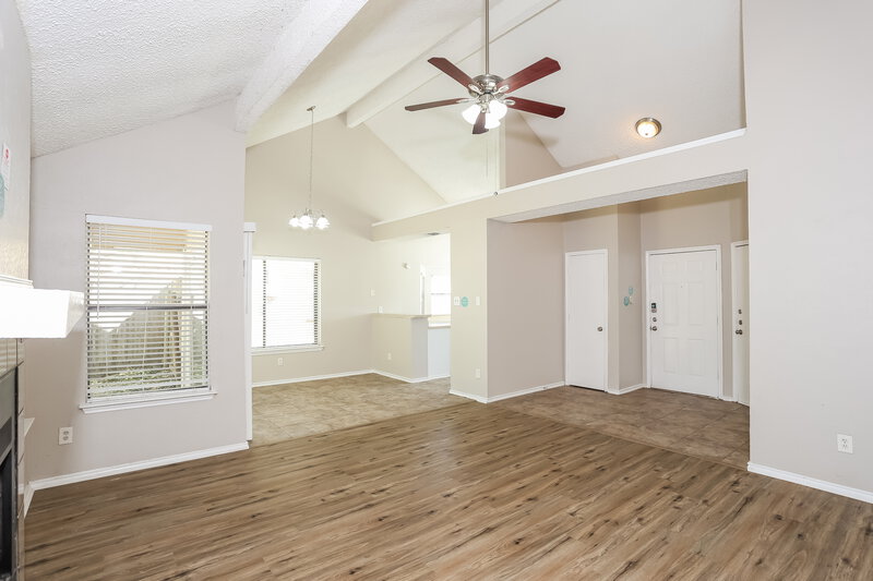 1,885/Mo, 6306 Pilgrim Ln Arlington, TX 76002 Living Room View 3