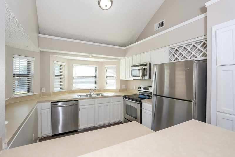 1,885/Mo, 6306 Pilgrim Ln Arlington, TX 76002 Kitchen View 2