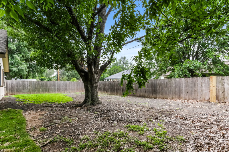 1,885/Mo, 6306 Pilgrim Ln Arlington, TX 76002 Rear View