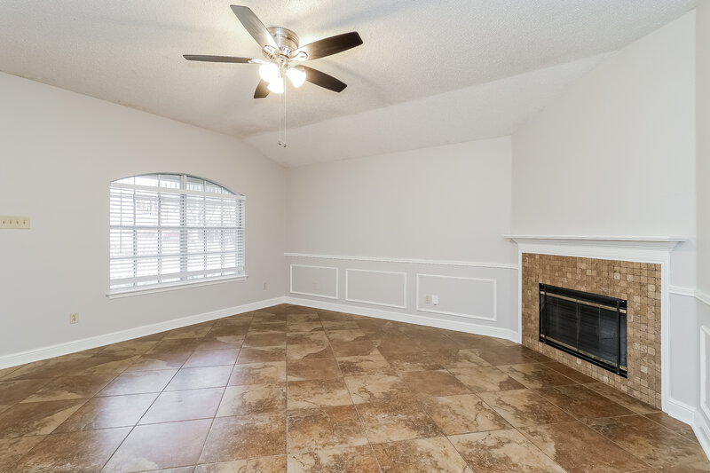 2,195/Mo, 6522 Nellie Dr Arlington, TX 76002 Living Room View