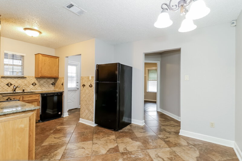 2,195/Mo, 6522 Nellie Dr Arlington, TX 76002 Dining Room View