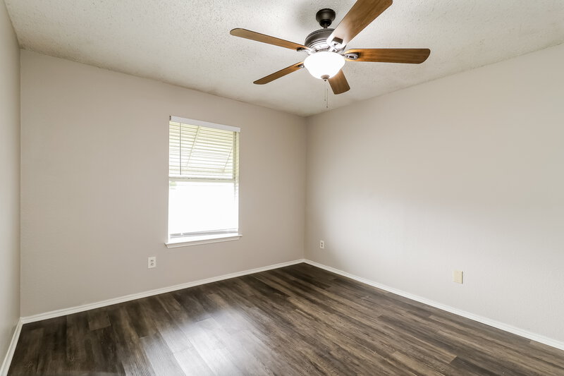 2,195/Mo, 6522 Nellie Dr Arlington, TX 76002 Main Bedroom View 2