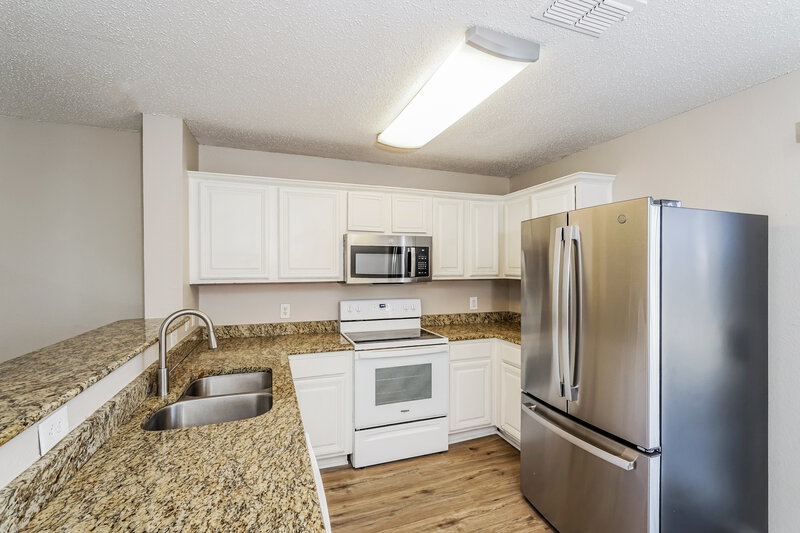 2,255/Mo, 7016 Edmundson Dr Arlington, TX 76002 Kitchen View