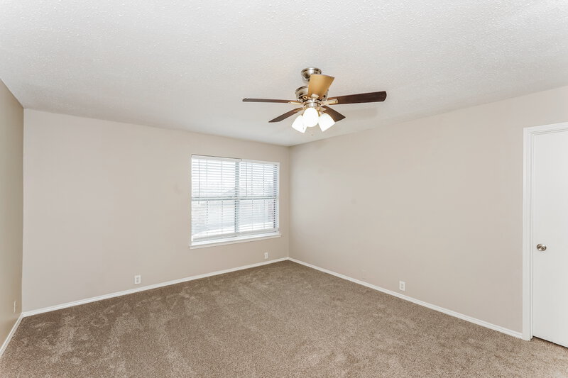 2,255/Mo, 7016 Edmundson Dr Arlington, TX 76002 Main Bedroom View