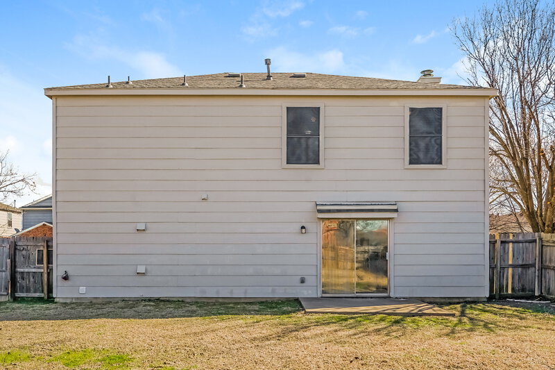 2,255/Mo, 7016 Edmundson Dr Arlington, TX 76002 Rear View