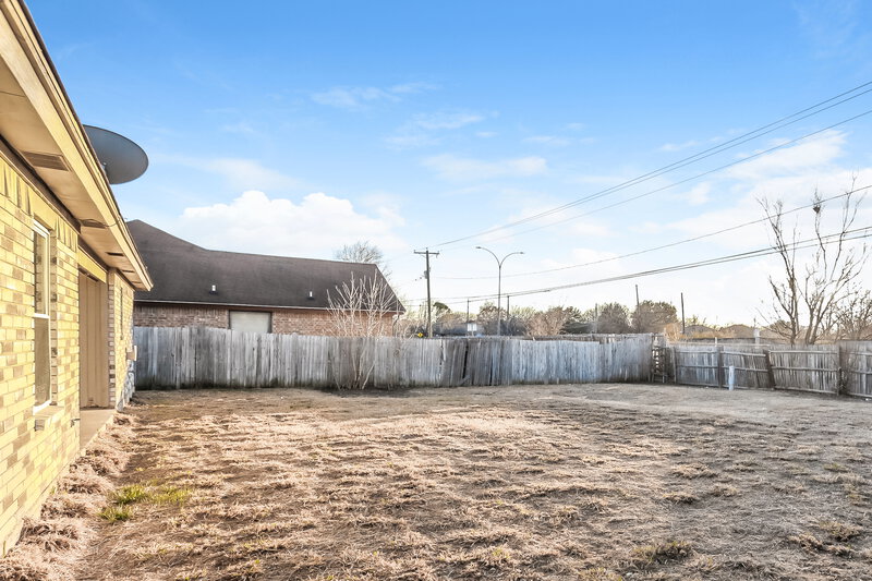 1,870/Mo, 6404 Liberty Trail Arlington, TX 76002 Rear View 2