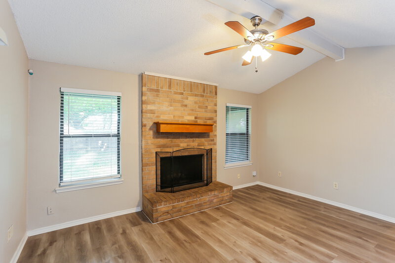 2,155/Mo, 6217 Gettysburg Dr Arlington, TX 76002 Living Room View
