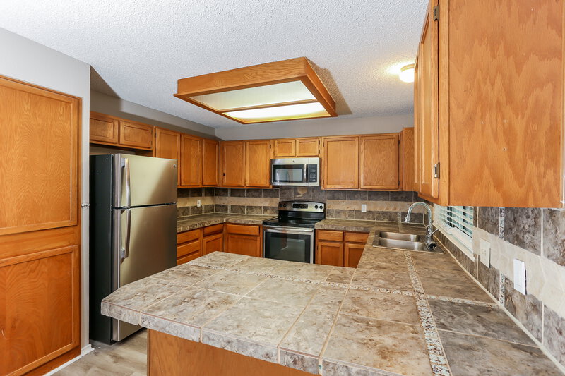 2,155/Mo, 6217 Gettysburg Dr Arlington, TX 76002 Kitchen View 2