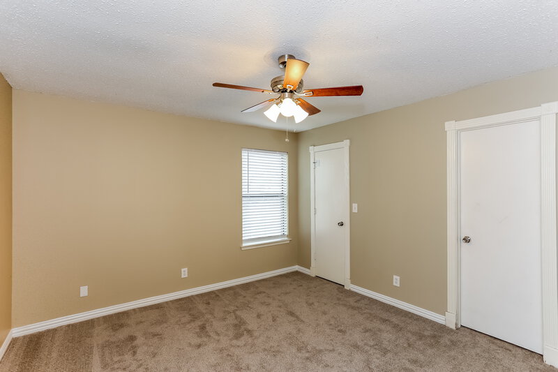 1,950/Mo, 306 Freedom Ln Arlington, TX 76002 Main Bedroom View