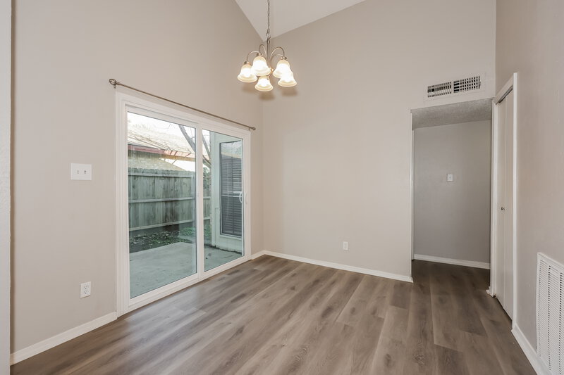 2,015/Mo, 2420 Cripple Creek Dr Arlington, TX 76014 Dining Room View