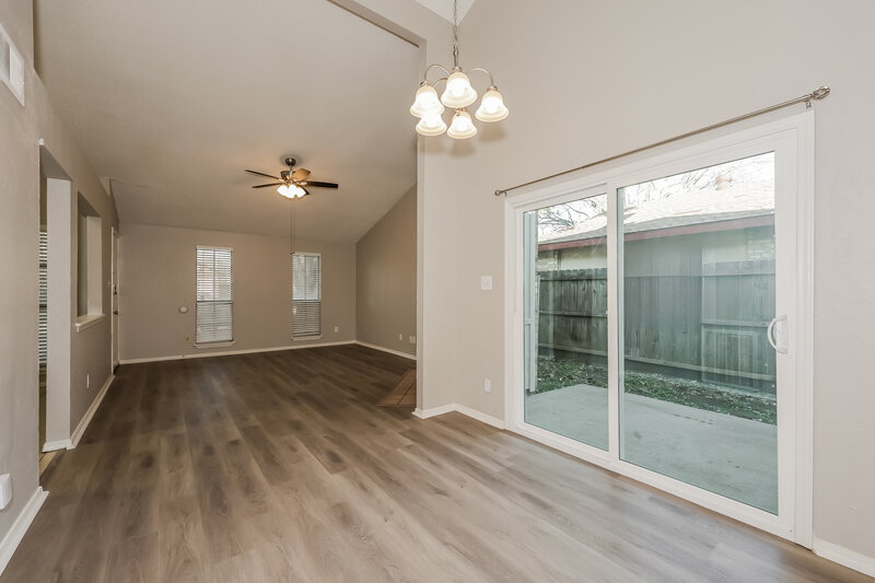 2,015/Mo, 2420 Cripple Creek Dr Arlington, TX 76014 Dining Room View 2