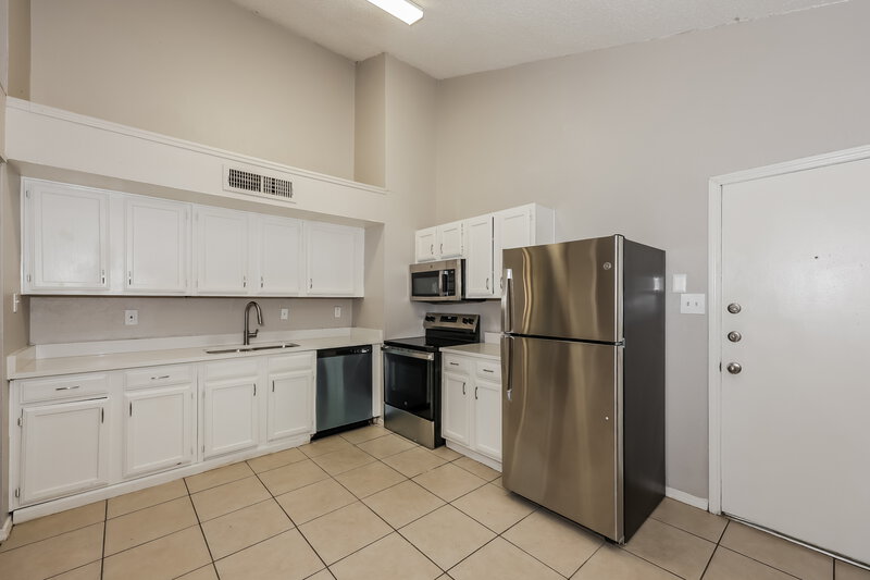 2,015/Mo, 2420 Cripple Creek Dr Arlington, TX 76014 Kitchen View