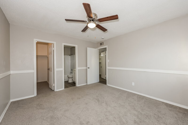 2,015/Mo, 2420 Cripple Creek Dr Arlington, TX 76014 Main Bedroom View 2