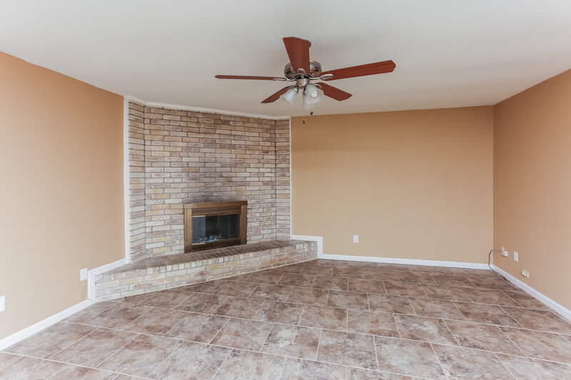 2,010/Mo, 1804 Primrose Ln Arlington, TX 76014 Living Room View
