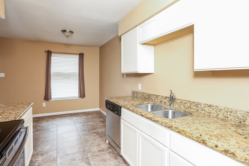 2,010/Mo, 1804 Primrose Ln Arlington, TX 76014 Kitchen View