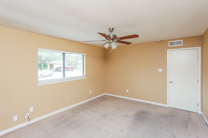2,010/Mo, 1804 Primrose Ln Arlington, TX 76014 Main Bedroom View 3