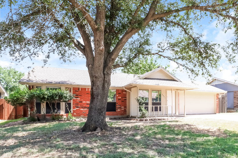 1,705/Mo, 2421 Homewood Trail Arlington, TX 76015 Misc View 2