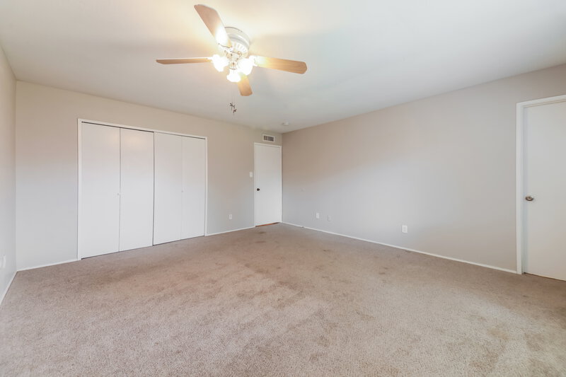2,115/Mo, 6702 Blackberry Dr Arlington, TX 76016 Main Bedroom View 2