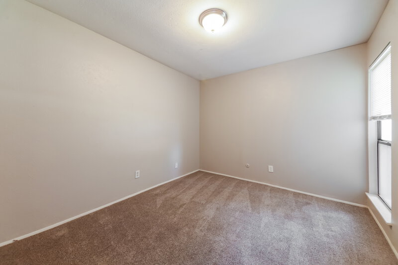 2,115/Mo, 6702 Blackberry Dr Arlington, TX 76016 Bedroom View 2