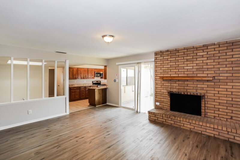 0/Mo, 6502 Forestview Dr Arlington, TX 76016 Dining Room View