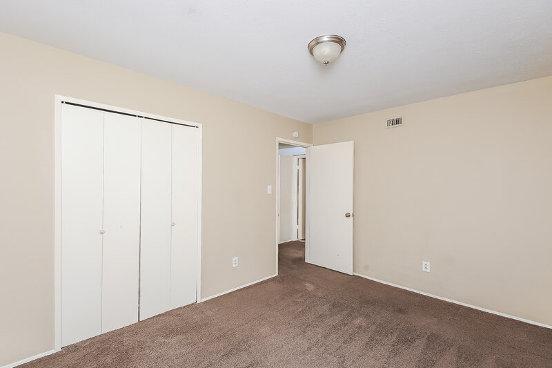 0/Mo, 6502 Forestview Dr Arlington, TX 76016 Bedroom View 5