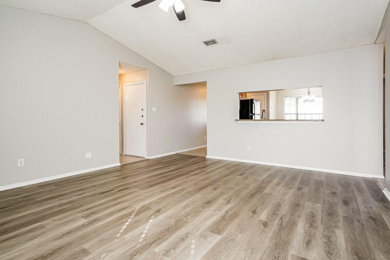 2,180/Mo, 4219 Glen Hollow Circle Arlington, TX 76016 Living Room View