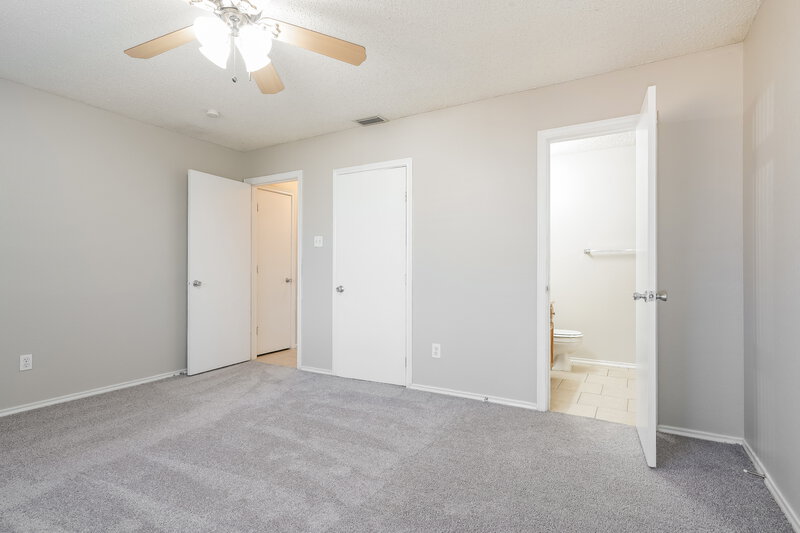 2,180/Mo, 4219 Glen Hollow Circle Arlington, TX 76016 Main Bedroom View