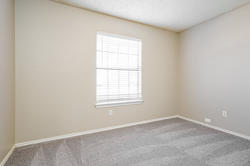 2,180/Mo, 4219 Glen Hollow Circle Arlington, TX 76016 Main Bedroom View 2