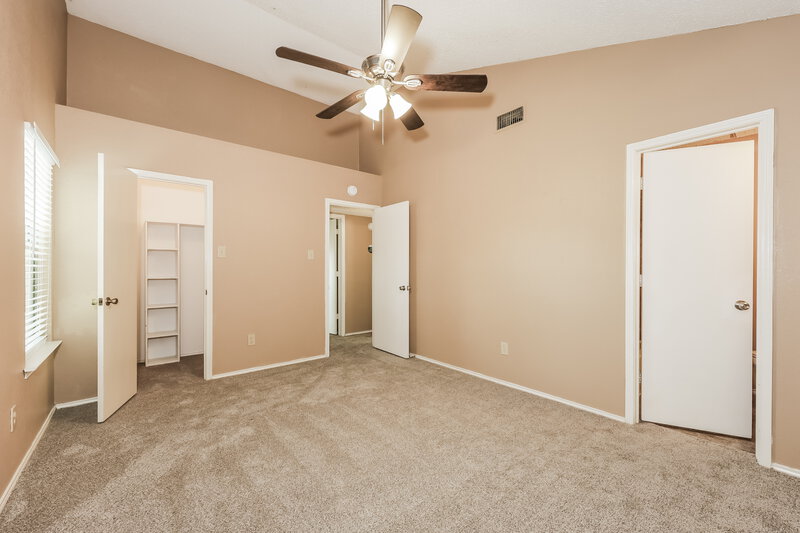1,925/Mo, 5020 Stage West Dr Arlington, TX 76017 Main Bedroom View