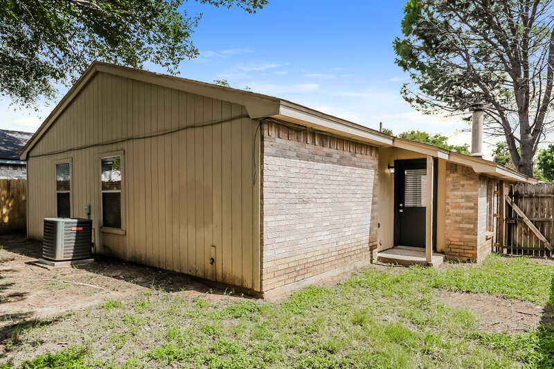 1,925/Mo, 5020 Stage West Dr Arlington, TX 76017 Rear View