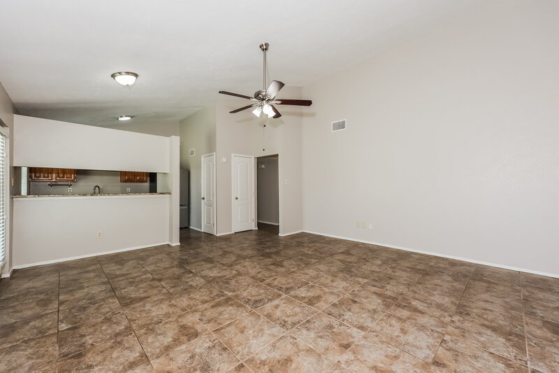 1,915/Mo, 801 Annapolis Dr Arlington, TX 76017 Living Room View 3