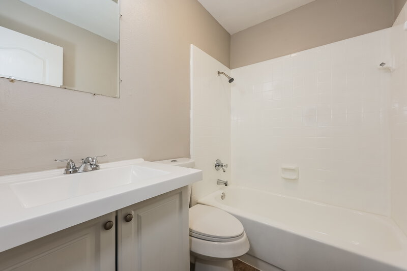 1,915/Mo, 801 Annapolis Dr Arlington, TX 76017 Bathroom View